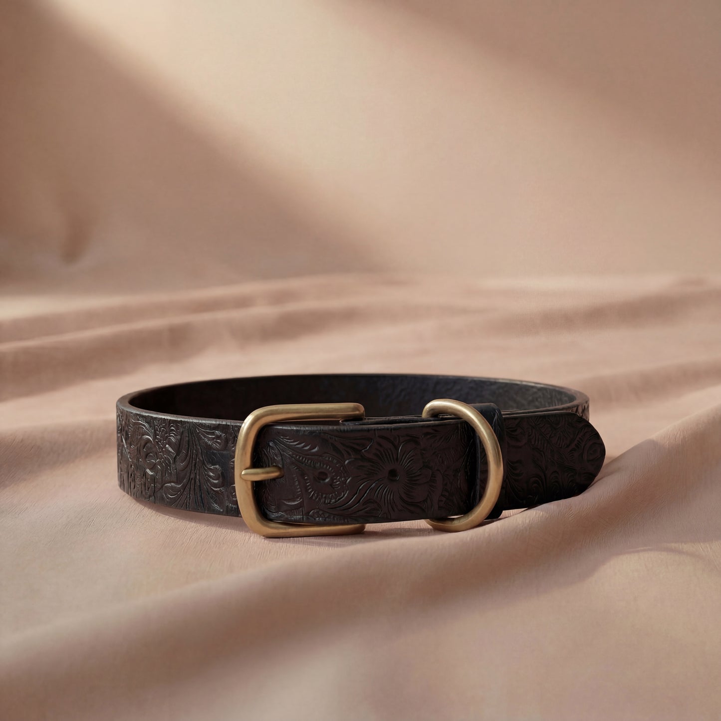 Wide leather dog collar, cognac