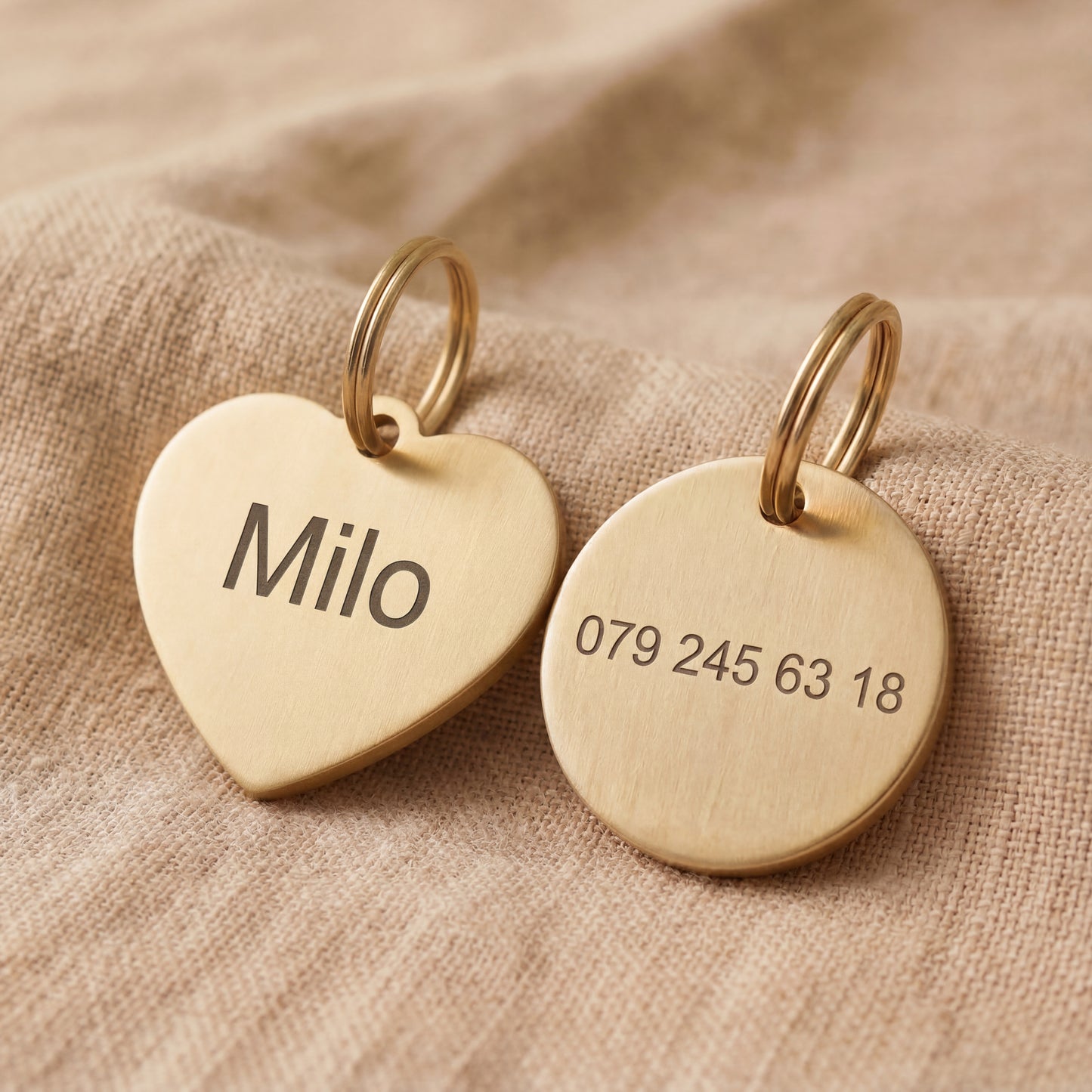 Personalisierte Hundeanhänger aus Metall rund und Herz mit Name und Telefonnummer